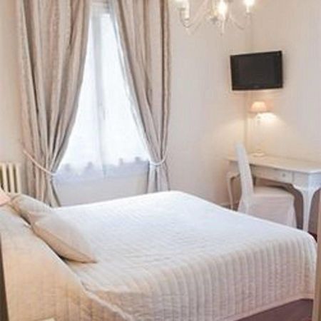 Le Boeuf Couronne - Hotel & Restaurant Chartres- Logis Hotels Exteriör bild