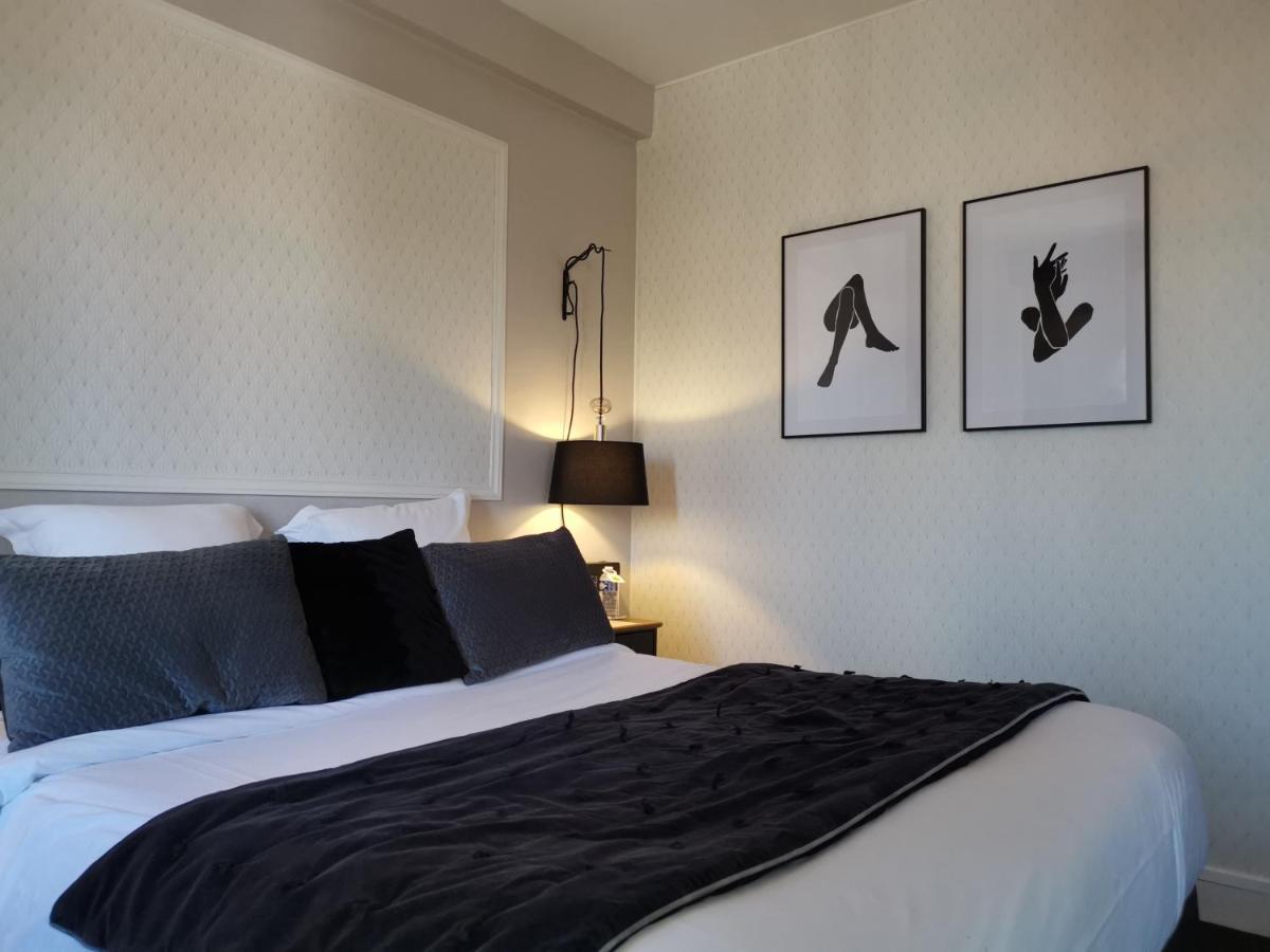 Le Boeuf Couronne - Hotel & Restaurant Chartres- Logis Hotels Exteriör bild
