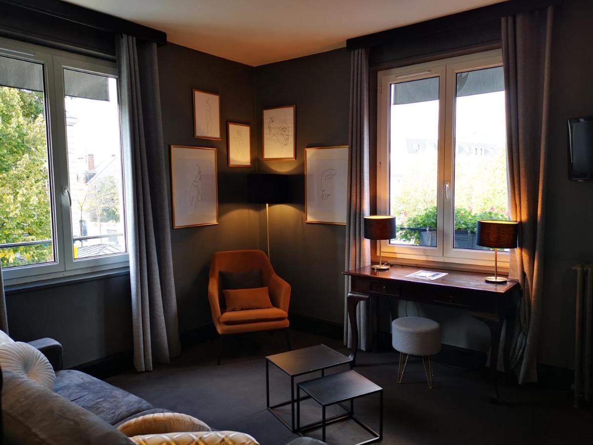 Le Boeuf Couronne - Hotel & Restaurant Chartres- Logis Hotels Exteriör bild