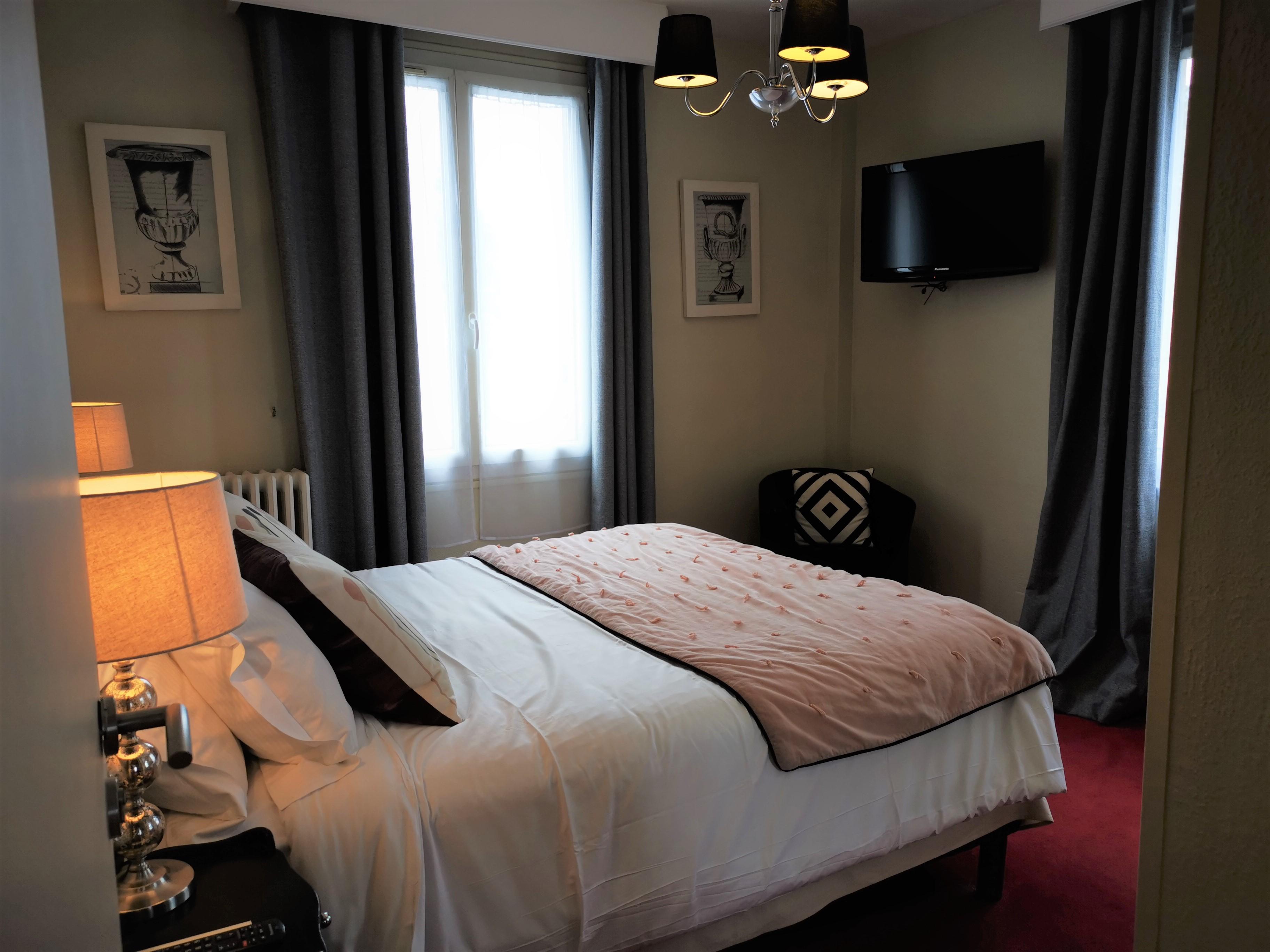 Le Boeuf Couronne - Hotel & Restaurant Chartres- Logis Hotels Exteriör bild