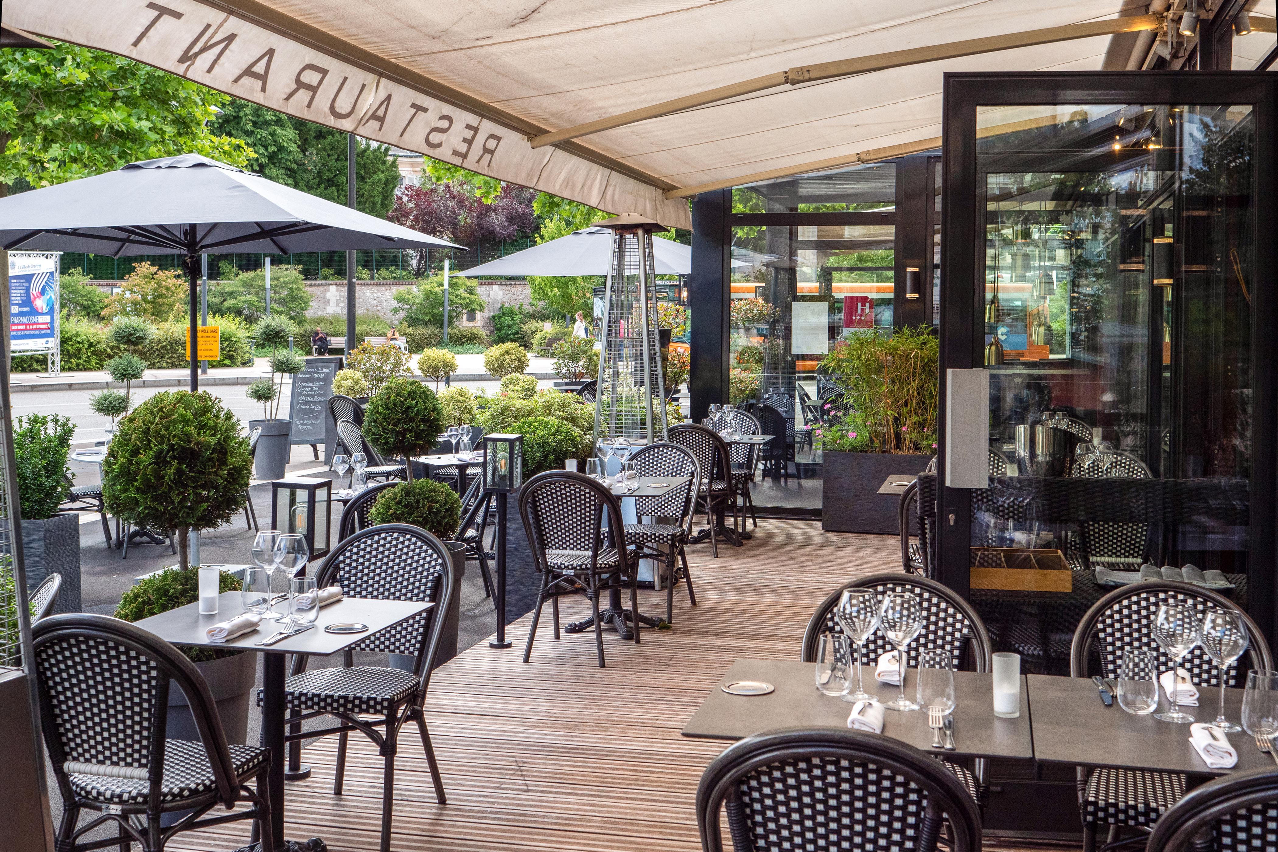 Le Boeuf Couronne - Hotel & Restaurant Chartres- Logis Hotels Exteriör bild