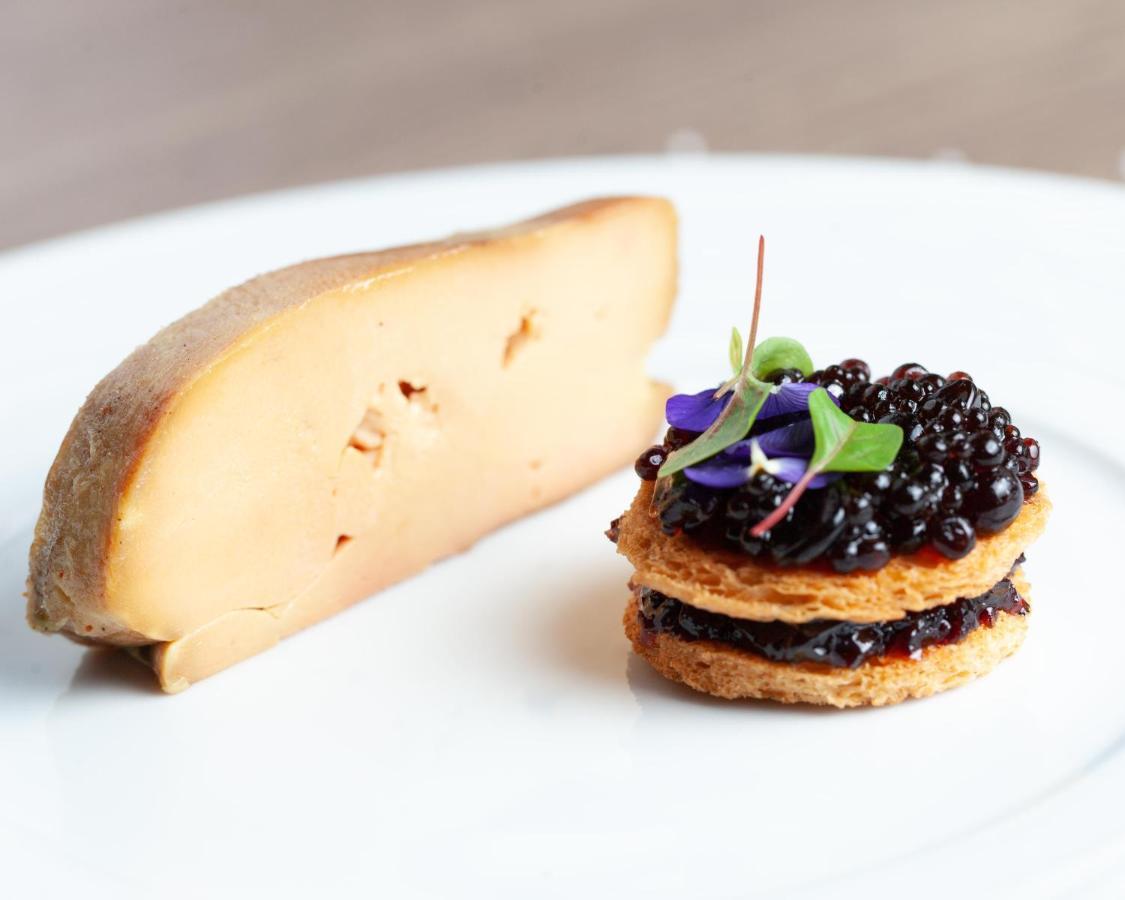 Le Boeuf Couronne - Hotel & Restaurant Chartres- Logis Hotels Exteriör bild