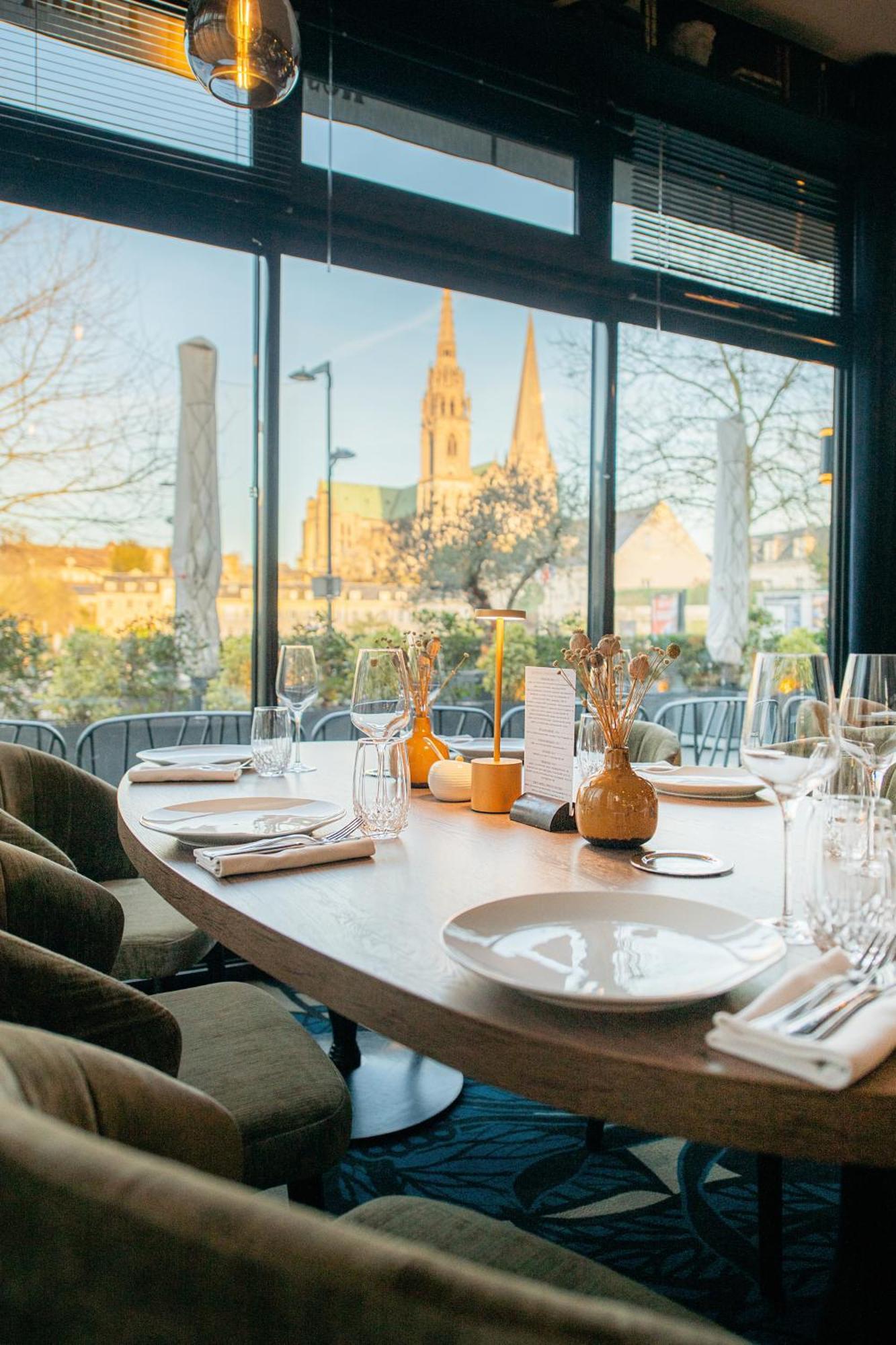 Le Boeuf Couronne - Hotel & Restaurant Chartres- Logis Hotels Exteriör bild